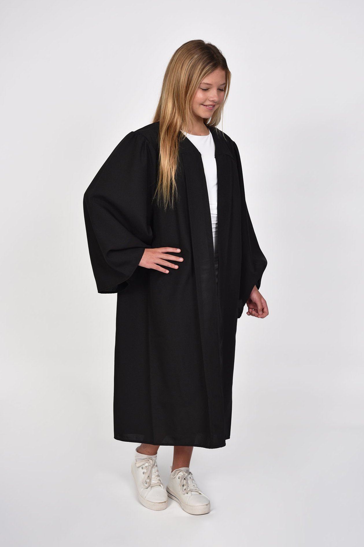 Middle School & Junior High School Graduation Gown